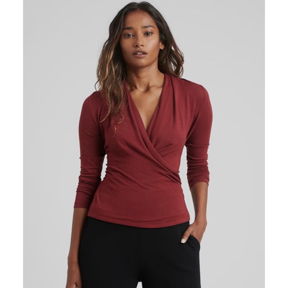 Banana Republic Threadsoft Top - Picture 2 of 5